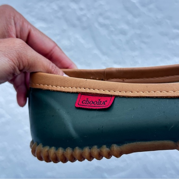 Chooka Green and Tan Flats - Picture 8 of 8